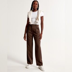 Abercrombie & Fitch Tailored Straight Pants in Dark Brown